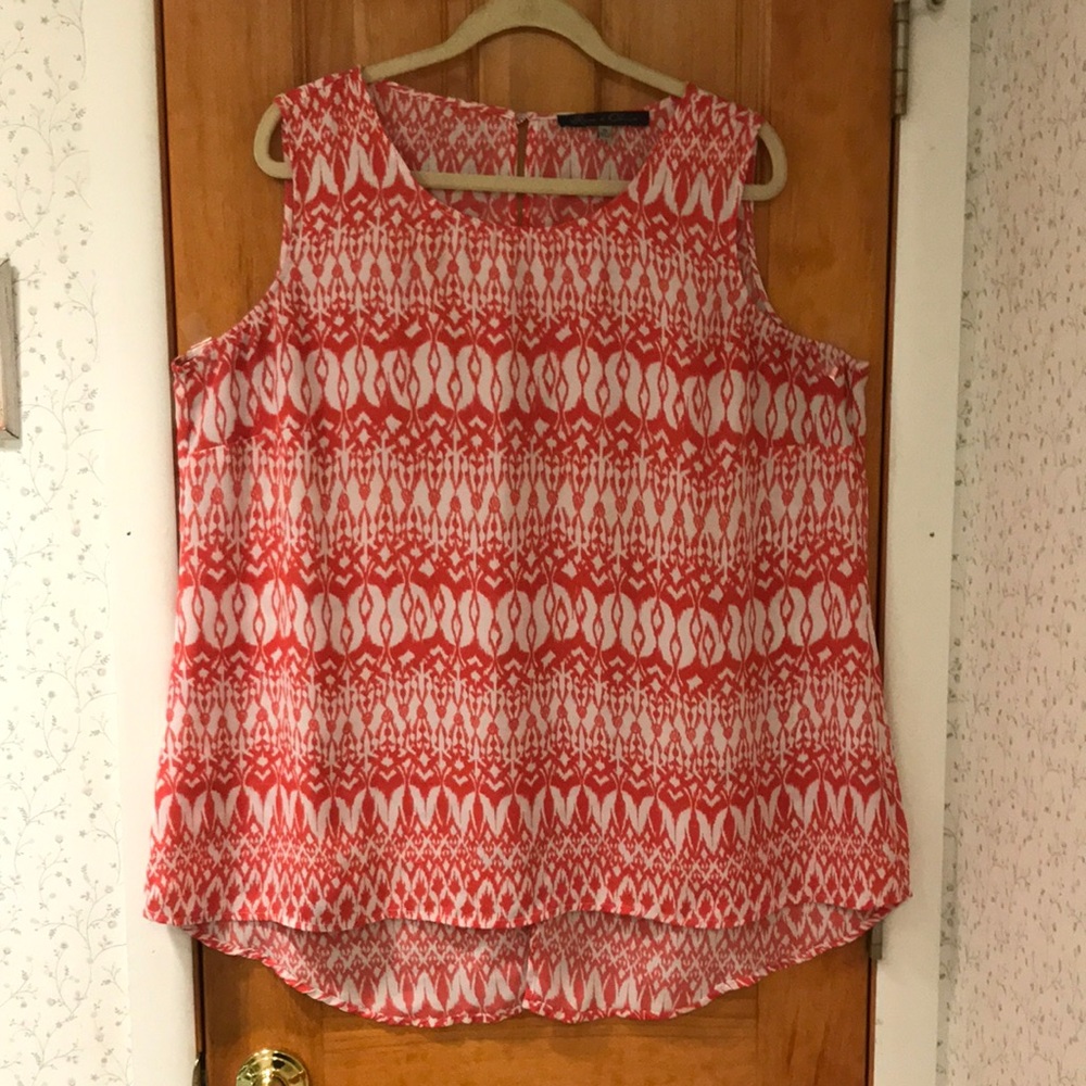 Lovely! Coral & White top size 2X